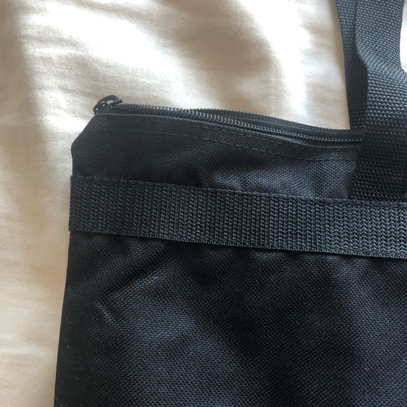 Queen and Adam Lambert VIP Concert tote bag (2014) - Picture 3 of 7